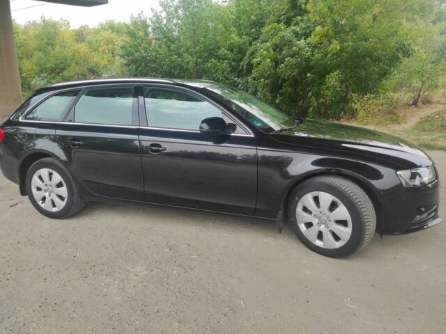 Черный Ауди А4, объемом двигателя 2 л и пробегом 285 тыс. км за 12000 $, фото 4 на Automoto.ua