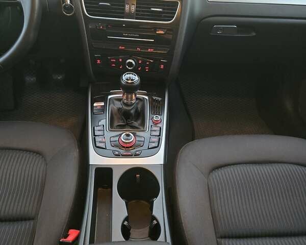 Черный Ауди А4, объемом двигателя 2 л и пробегом 282 тыс. км за 10800 $, фото 15 на Automoto.ua