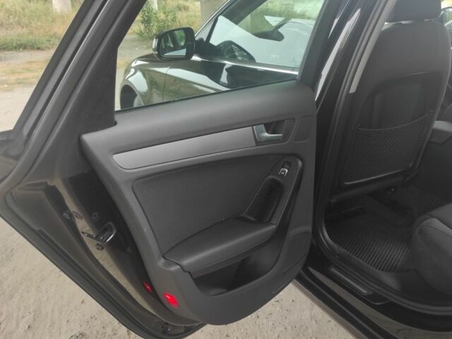 Черный Ауди А4, объемом двигателя 2 л и пробегом 285 тыс. км за 12000 $, фото 7 на Automoto.ua