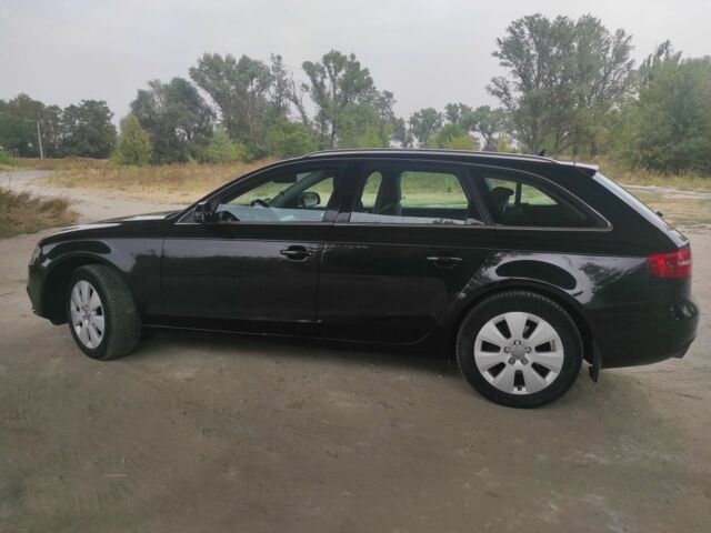 Черный Ауди А4, объемом двигателя 2 л и пробегом 285 тыс. км за 12000 $, фото 2 на Automoto.ua