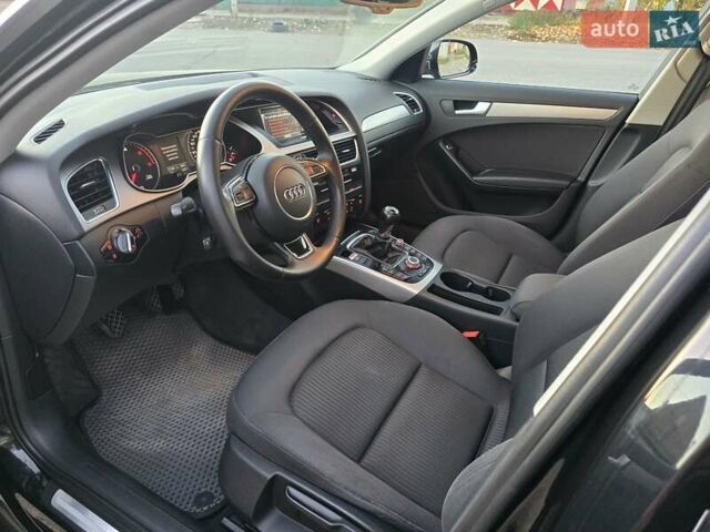 Черный Ауди А4, объемом двигателя 2 л и пробегом 282 тыс. км за 10800 $, фото 6 на Automoto.ua