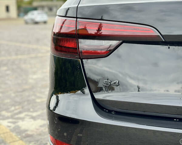 Черный Ауди А4, объемом двигателя 1.97 л и пробегом 300 тыс. км за 19500 $, фото 24 на Automoto.ua