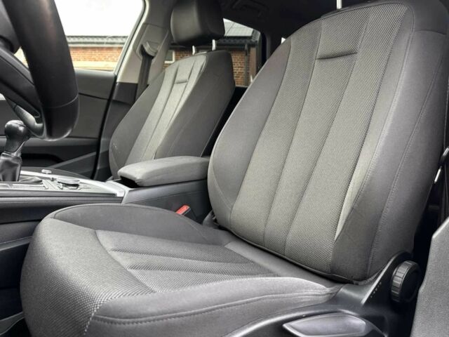 Черный Ауди А4, объемом двигателя 2 л и пробегом 76 тыс. км за 11000 $, фото 9 на Automoto.ua