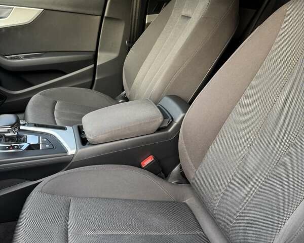 Ауди А4 2016 в Львове на Automoto.ua Черный Ауди А4, объемом двигателя 1.97 л и пробегом 212 тыс. км за 16800 $, фото 21 на Automoto.ua