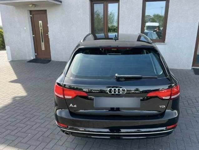 Черный Ауди А4, объемом двигателя 2 л и пробегом 139 тыс. км за 10700 $, фото 5 на Automoto.ua