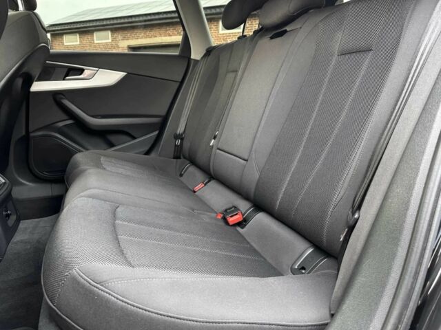 Черный Ауди А4, объемом двигателя 2 л и пробегом 76 тыс. км за 11000 $, фото 8 на Automoto.ua