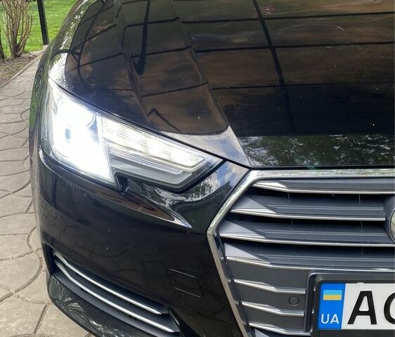 Чорний Ауді А4, об'ємом двигуна 2 л та пробігом 216 тис. км за 17500 $, фото 4 на Automoto.ua