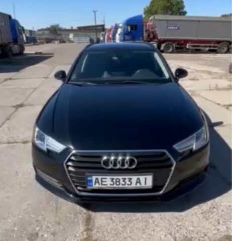 Чорний Ауді А4, об'ємом двигуна 2 л та пробігом 295 тис. км за 13500 $, фото 4 на Automoto.ua