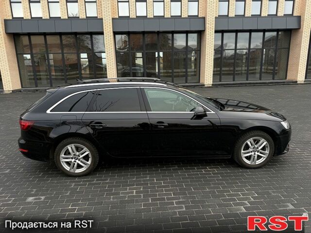 Чорний Ауді А4, об'ємом двигуна 2 л та пробігом 236 тис. км за 17200 $, фото 4 на Automoto.ua