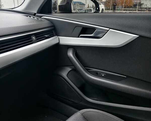 Черный Ауди А4, объемом двигателя 1.97 л и пробегом 305 тыс. км за 19500 $, фото 8 на Automoto.ua