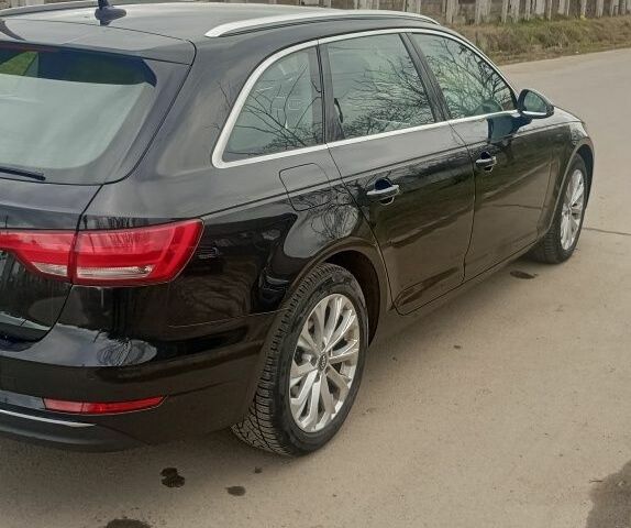 Чорний Ауді А4, об'ємом двигуна 2 л та пробігом 230 тис. км за 19900 $, фото 2 на Automoto.ua