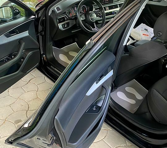 Чорний Ауді А4, об'ємом двигуна 2 л та пробігом 216 тис. км за 16000 $, фото 7 на Automoto.ua