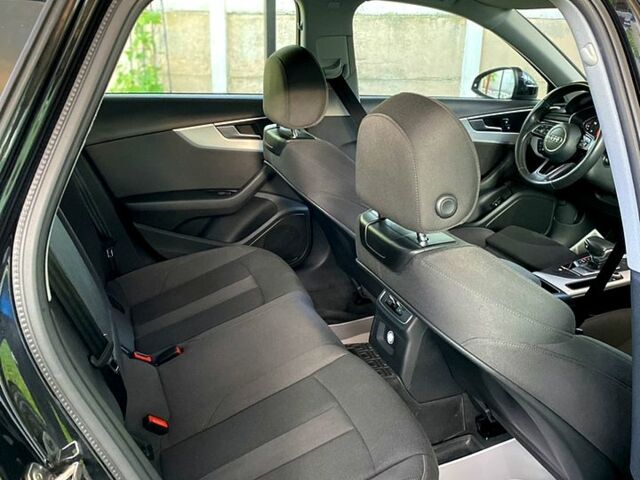 Чорний Ауді А4, об'ємом двигуна 2 л та пробігом 216 тис. км за 16000 $, фото 2 на Automoto.ua