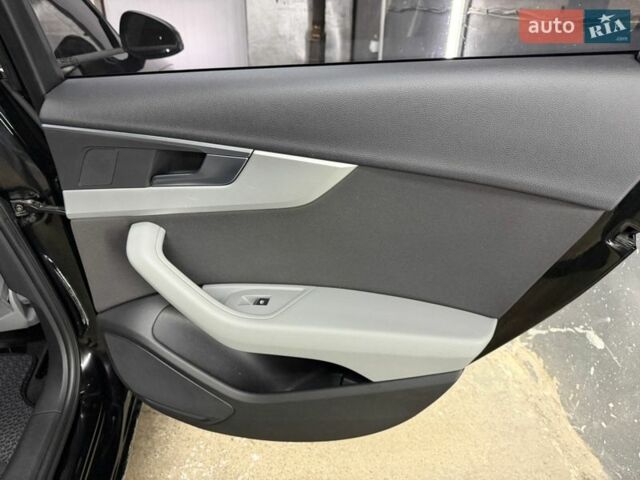 Черный Ауди А4, объемом двигателя 2 л и пробегом 270 тыс. км за 14499 $, фото 85 на Automoto.ua