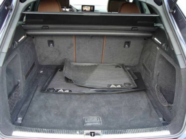 Черный Ауди А4, объемом двигателя 2 л и пробегом 30 тыс. км за 16300 $, фото 9 на Automoto.ua