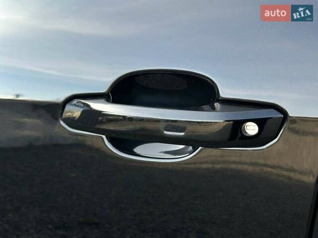 Черный Ауди А4, объемом двигателя 2 л и пробегом 179 тыс. км за 30000 $, фото 12 на Automoto.ua