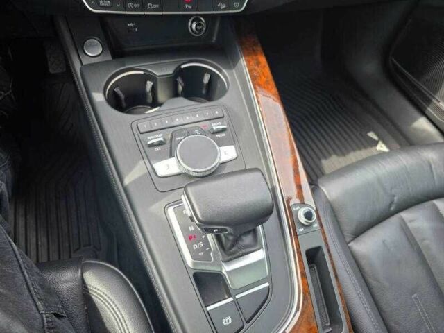 Черный Ауди А4, объемом двигателя 2 л и пробегом 55 тыс. км за 11000 $, фото 7 на Automoto.ua