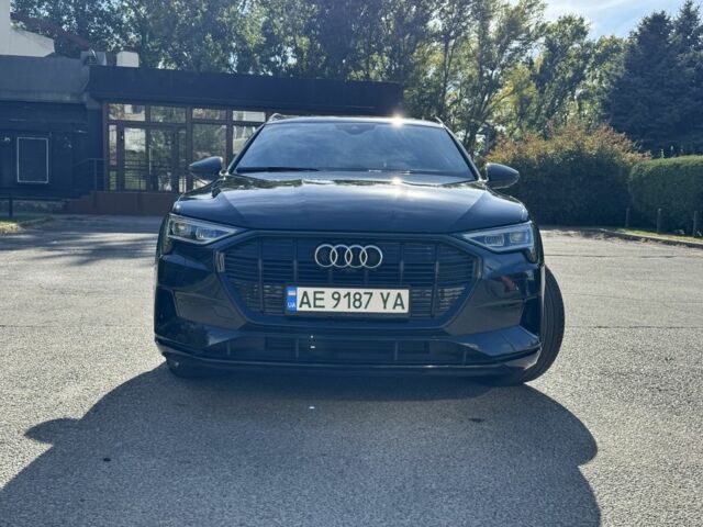 Ауди А4 2019 в Днепре (Днепропетровске) на Automoto.ua Черный Ауди А4, объемом двигателя 0 л и пробегом 160 тыс. км за 27000 $, фото 6 на Automoto.ua