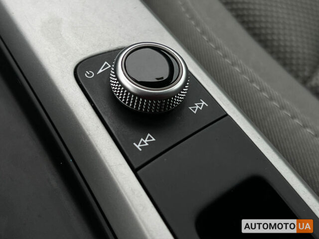 Чорний Ауді А4, об'ємом двигуна 2 л та пробігом 209 тис. км за 24990 $, фото 19 на Automoto.ua