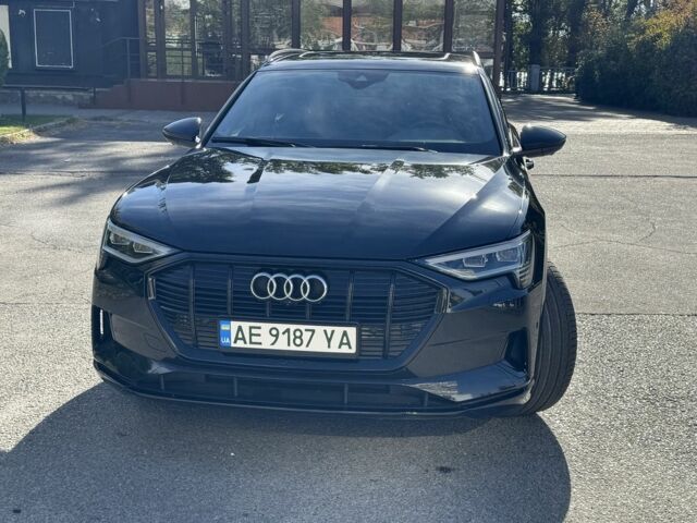 Ауди А4 2019 в Днепре (Днепропетровске) на Automoto.ua Черный Ауди А4, объемом двигателя 0 л и пробегом 160 тыс. км за 27000 $, фото 5 на Automoto.ua