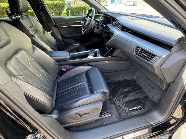 Ауди А4 2019 в Днепре (Днепропетровске) на Automoto.ua Черный Ауди А4, объемом двигателя 0 л и пробегом 160 тыс. км за 27000 $, фото 14 на Automoto.ua