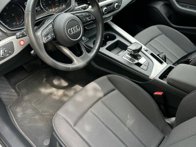 Черный Ауди А4, объемом двигателя 2 л и пробегом 60 тыс. км за 32400 $, фото 7 на Automoto.ua