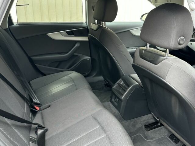 Черный Ауди А4, объемом двигателя 2 л и пробегом 60 тыс. км за 32400 $, фото 10 на Automoto.ua