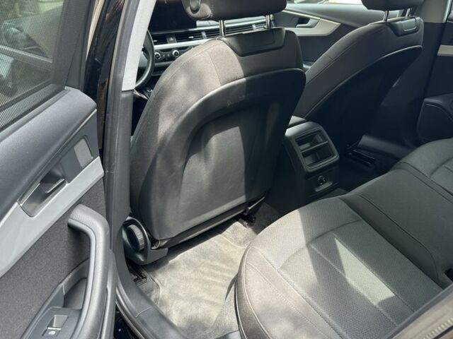 Черный Ауди А4, объемом двигателя 2 л и пробегом 60 тыс. км за 32400 $, фото 8 на Automoto.ua