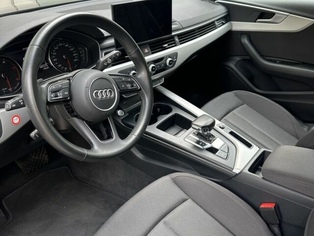 Черный Ауди А4, объемом двигателя 2 л и пробегом 60 тыс. км за 32400 $, фото 4 на Automoto.ua