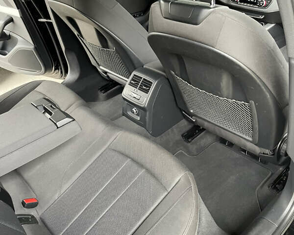 Черный Ауди А4, объемом двигателя 1.97 л и пробегом 205 тыс. км за 25000 $, фото 31 на Automoto.ua