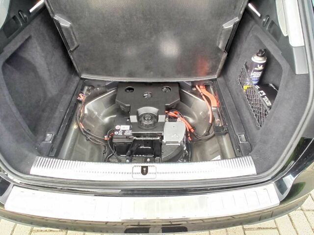 Черный Ауди А4, объемом двигателя 2 л и пробегом 170 тыс. км за 25500 $, фото 13 на Automoto.ua