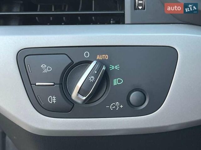 Черный Ауди А4, объемом двигателя 2 л и пробегом 198 тыс. км за 25300 $, фото 12 на Automoto.ua