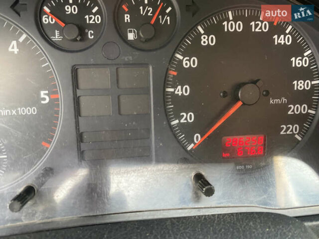 Фіолетовий Ауді А4, об'ємом двигуна 1.9 л та пробігом 286 тис. км за 3450 $, фото 9 на Automoto.ua