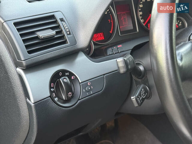 Фиолетовый Ауди А4, объемом двигателя 1.6 л и пробегом 247 тыс. км за 7400 $, фото 40 на Automoto.ua