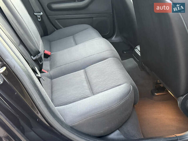 Фиолетовый Ауди А4, объемом двигателя 1.6 л и пробегом 247 тыс. км за 7400 $, фото 28 на Automoto.ua