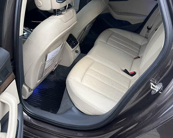 Коричневый Ауди А4, объемом двигателя 1.98 л и пробегом 245 тыс. км за 17800 $, фото 6 на Automoto.ua