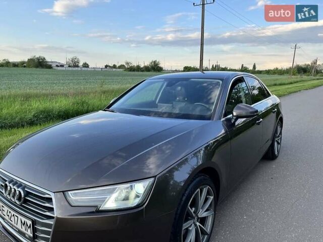 Коричневий Ауді А4, об'ємом двигуна 2 л та пробігом 218 тис. км за 22100 $, фото 3 на Automoto.ua