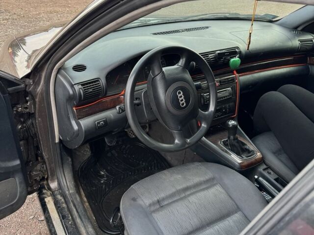 Коричневый Ауди А4, объемом двигателя 1.9 л и пробегом 190 тыс. км за 2200 $, фото 4 на Automoto.ua