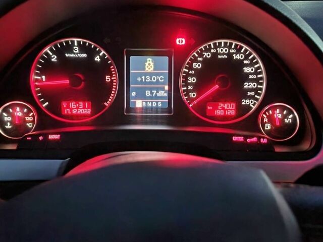 Коричневый Ауди А4, объемом двигателя 2.7 л и пробегом 215 тыс. км за 6700 $, фото 11 на Automoto.ua