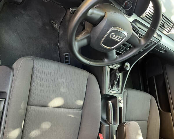 Коричневый Ауди А4, объемом двигателя 2.01 л и пробегом 257 тыс. км за 6850 $, фото 16 на Automoto.ua