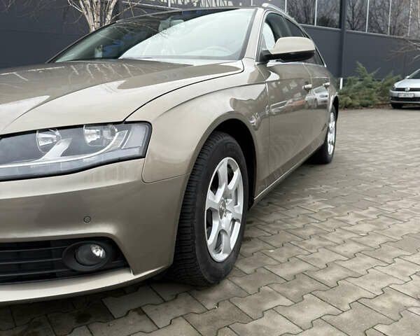 Коричневый Ауди А4, объемом двигателя 1.8 л и пробегом 139 тыс. км за 10750 $, фото 11 на Automoto.ua