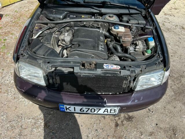 Красный Ауди А4, объемом двигателя 1.9 л и пробегом 500 тыс. км за 2300 $, фото 1 на Automoto.ua