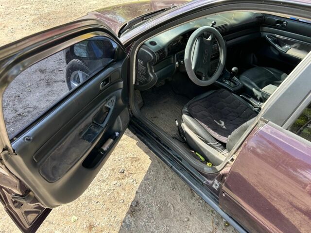 Красный Ауди А4, объемом двигателя 1.9 л и пробегом 500 тыс. км за 2300 $, фото 7 на Automoto.ua