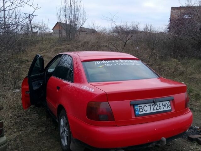 Червоний Ауді А4, об'ємом двигуна 1.6 л та пробігом 300 тис. км за 2374 $, фото 6 на Automoto.ua