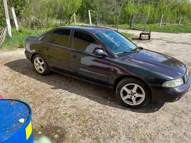 Красный Ауди А4, объемом двигателя 1.9 л и пробегом 500 тыс. км за 2300 $, фото 2 на Automoto.ua