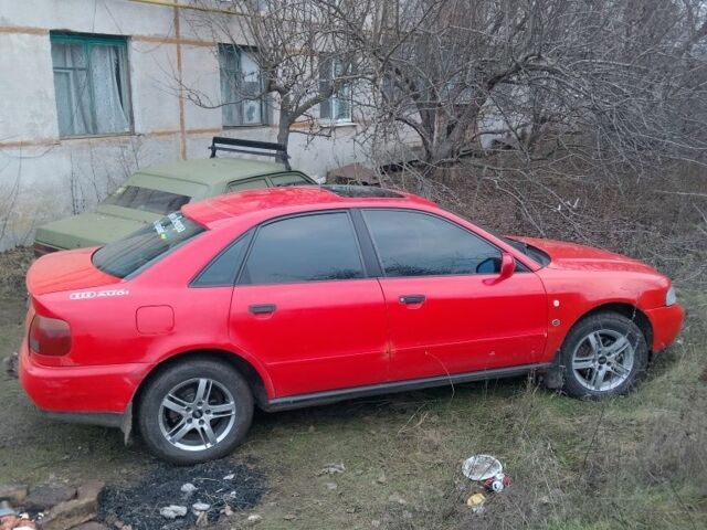 Червоний Ауді А4, об'ємом двигуна 1.6 л та пробігом 300 тис. км за 2374 $, фото 4 на Automoto.ua