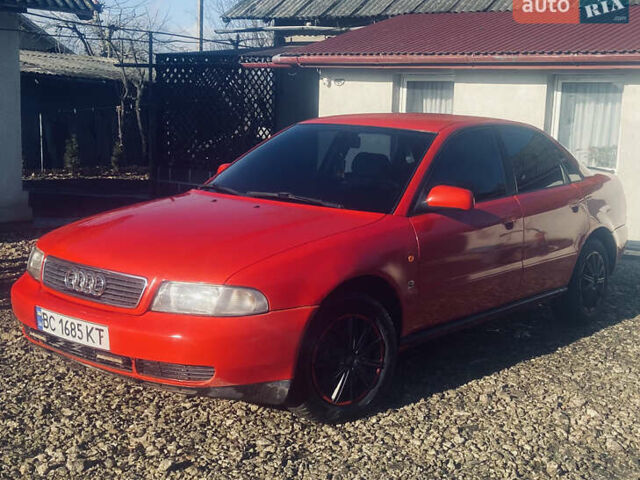 Красный Ауди А4, объемом двигателя 1.6 л и пробегом 300 тыс. км за 3000 $, фото 3 на Automoto.ua