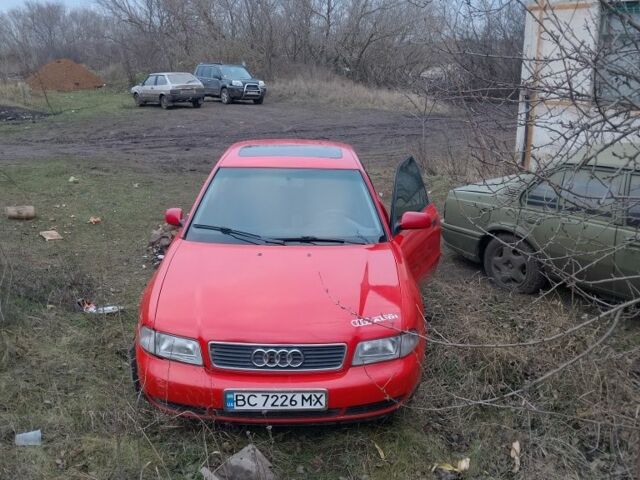 Червоний Ауді А4, об'ємом двигуна 1.6 л та пробігом 300 тис. км за 2374 $, фото 1 на Automoto.ua