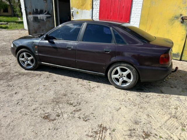 Красный Ауди А4, объемом двигателя 1.9 л и пробегом 500 тыс. км за 2300 $, фото 3 на Automoto.ua