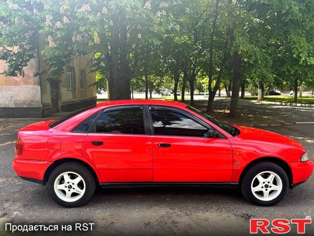 Красный Ауди А4, объемом двигателя 1.8 л и пробегом 410 тыс. км за 3350 $, фото 7 на Automoto.ua